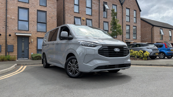 Ford Transit Custom 320 L1 Petrol Fwd 2.5 PHEV 232ps H1 Double Cab Van Limited Auto - Image 32